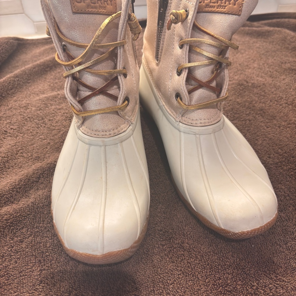 Sperry Women's Tan and Cream Winter Boots